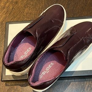New Slide Leather slide sneakers. Mauve colour. Never worn.